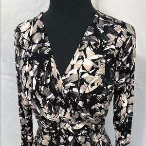 Winter Floral V-Neck